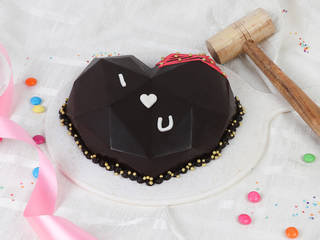 Choco Gems Pinata Cake Choco Gems Pinata Cake